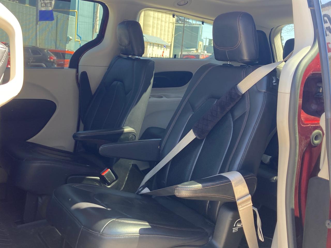 2017 Chrysler Pacifica 4DR WGN TOURING-L PLUS - Photo #9
