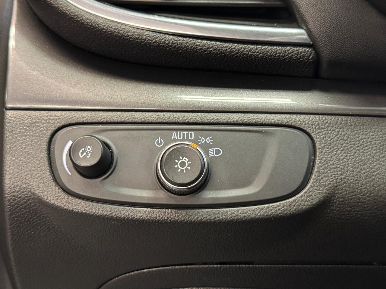 2018 Buick Encore Preferred+New Tires+Camera+ApplePlay+CLEAN CARFAX - Photo #42