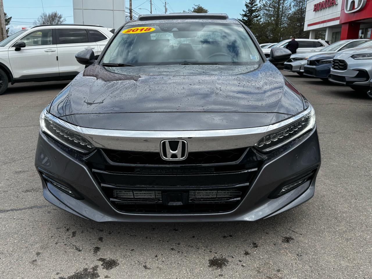 2018 Honda Accord Sedan TOURING 2.0 Photo2