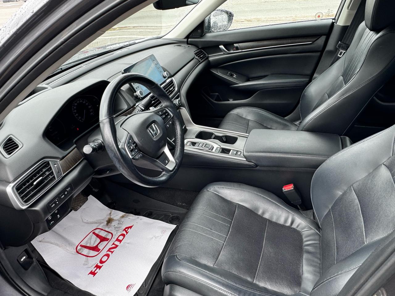 2018 Honda Accord Sedan TOURING 2.0 Photo