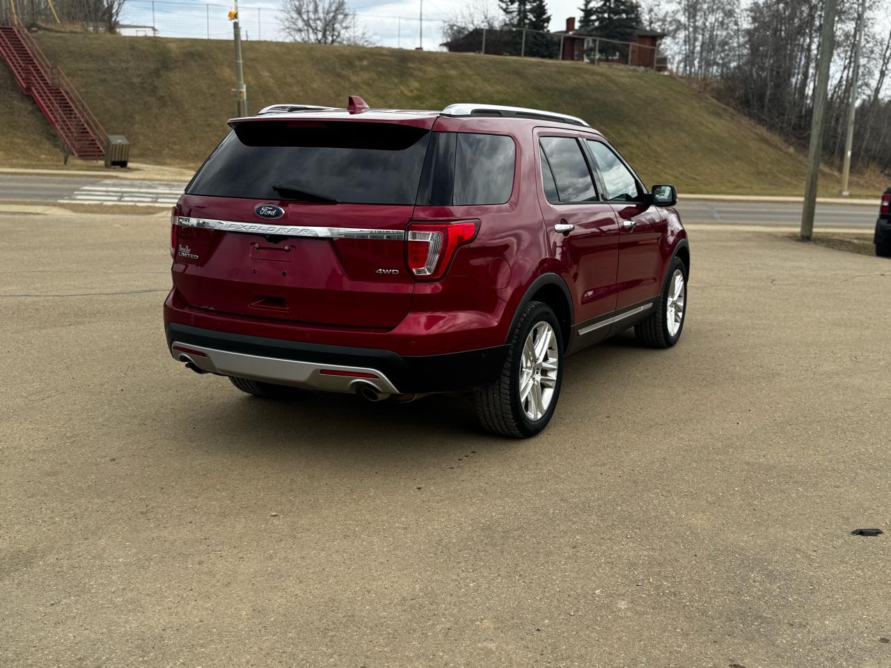 2017 Ford Explorer Limited 4WD Photo