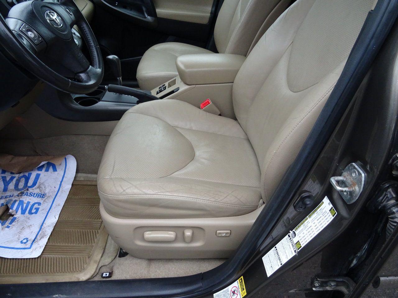 2010 Toyota RAV4 LIMITED  - Photo #9