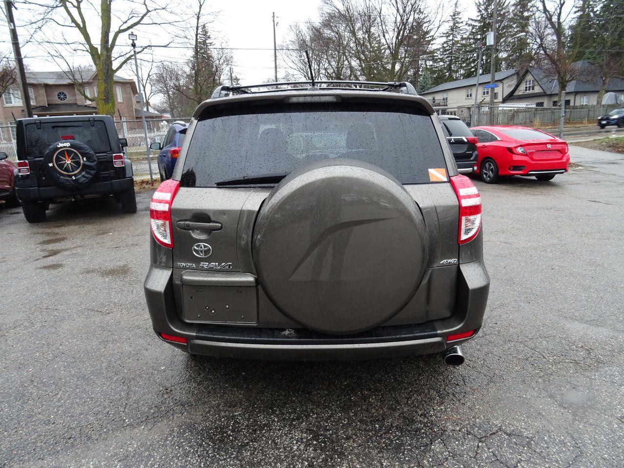 2010 Toyota RAV4 LIMITED  - Photo #7