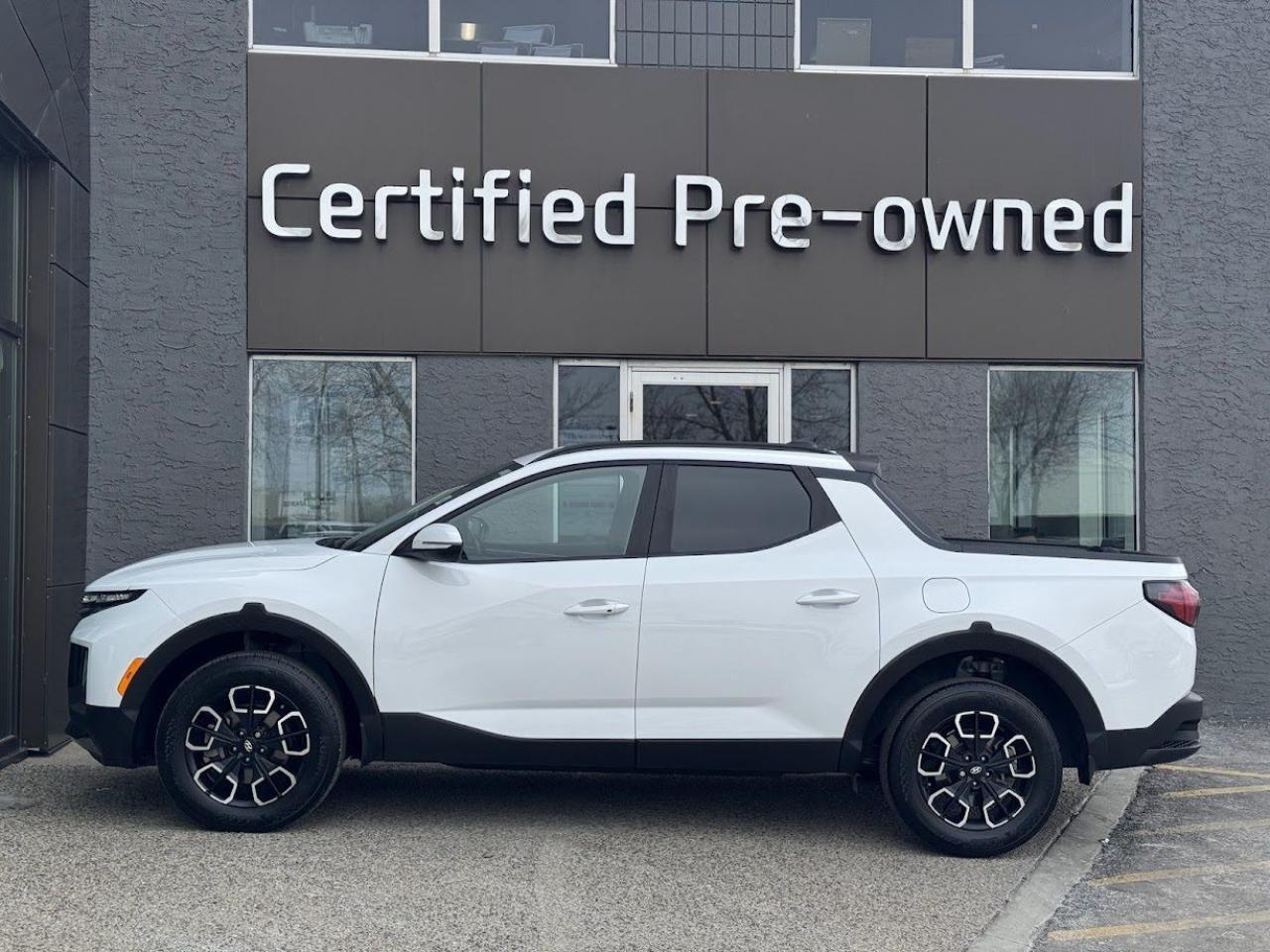 Used 2022 Hyundai Santa Cruz TREND w/ AWD / SUNROOF / LEATHER / TURBOCHARGED for sale in Calgary, AB