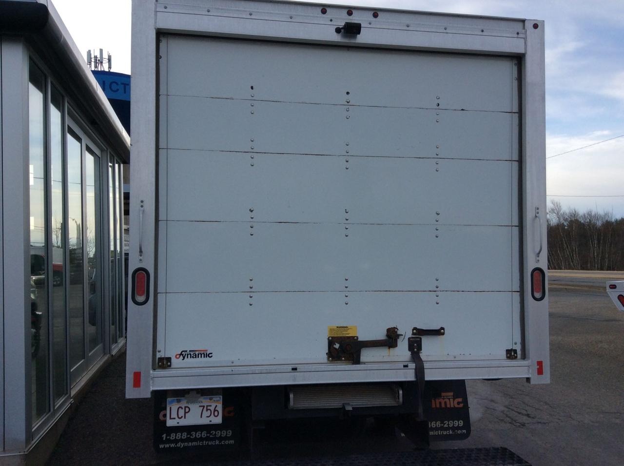 2022 Ford E-Series Cutaway Cube Photo