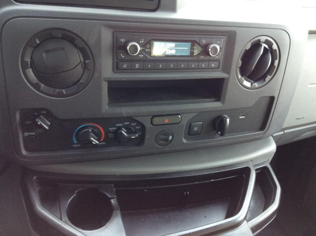 2022 Ford E-Series Cutaway Cube Photo4