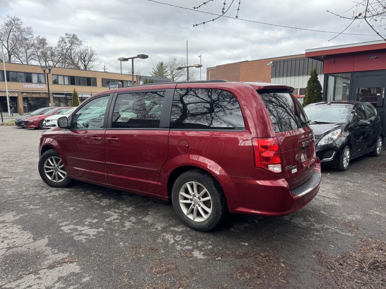 2014 Dodge Grand Caravan SE - Photo #4