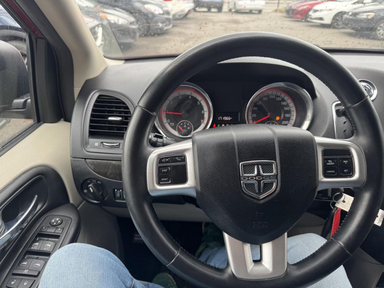 2014 Dodge Grand Caravan SE - Photo #9
