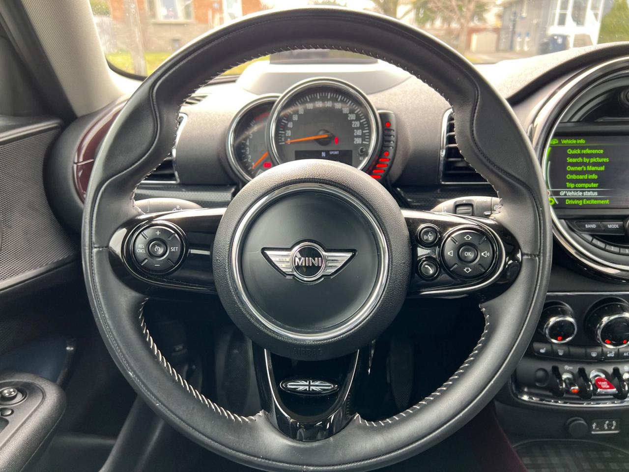 2016 MINI Cooper Clubman S - Photo #16