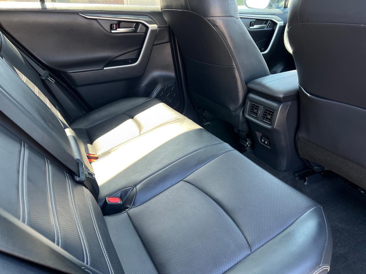 2019 Toyota RAV4 Hybrid Limited - Photo #11