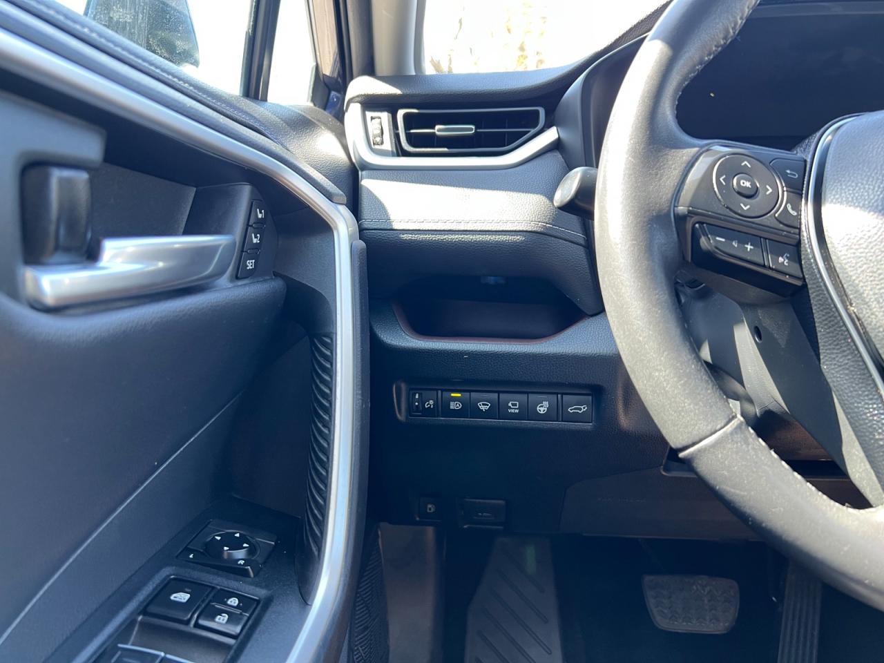 2019 Toyota RAV4 Hybrid Limited - Photo #24