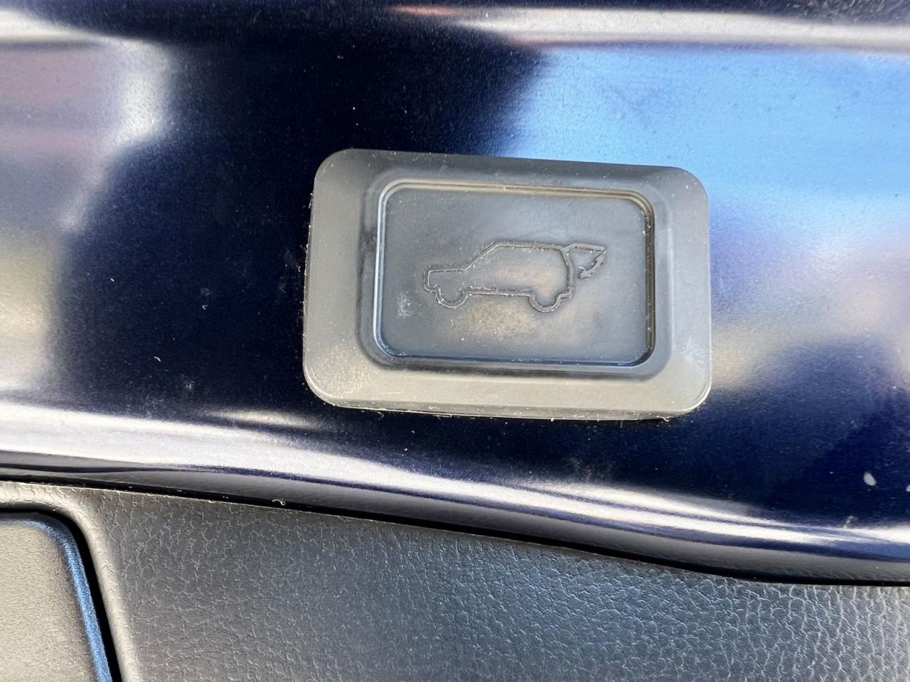 2019 Toyota RAV4 Hybrid Limited - Photo #14