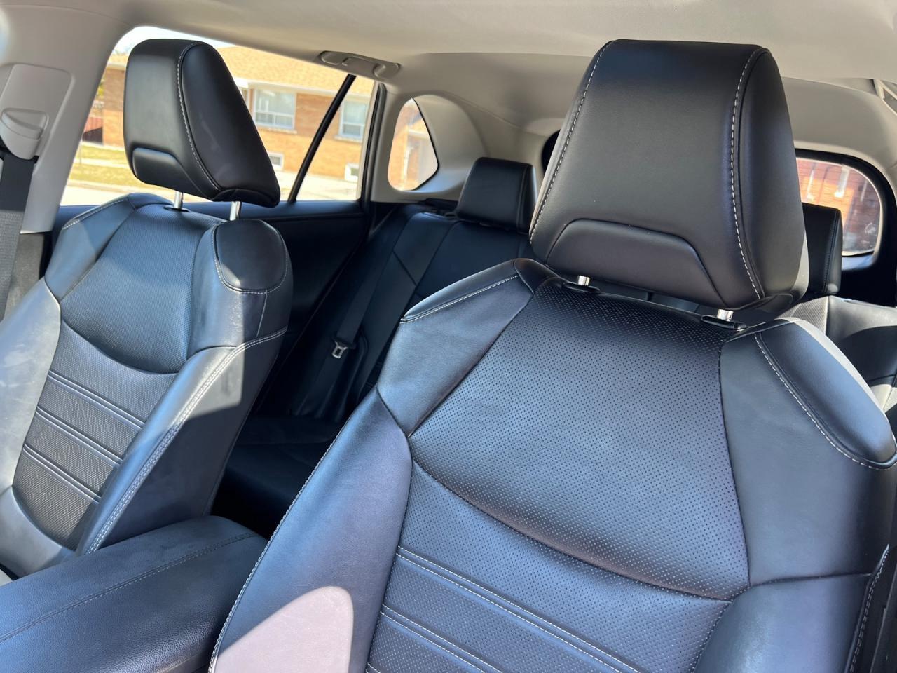 2019 Toyota RAV4 AWD Hybrid Limited Photo