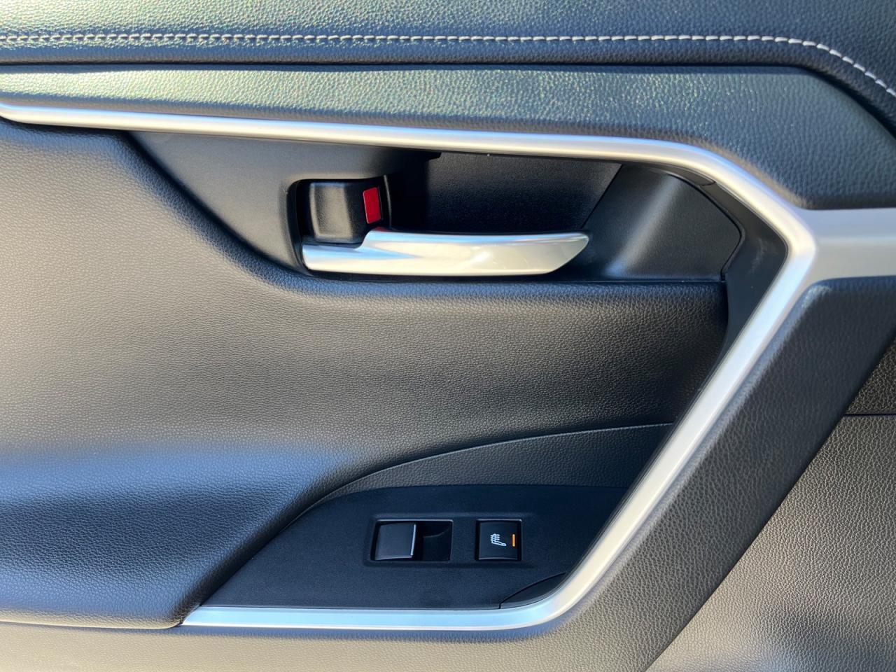 2019 Toyota RAV4 AWD Hybrid Limited Photo