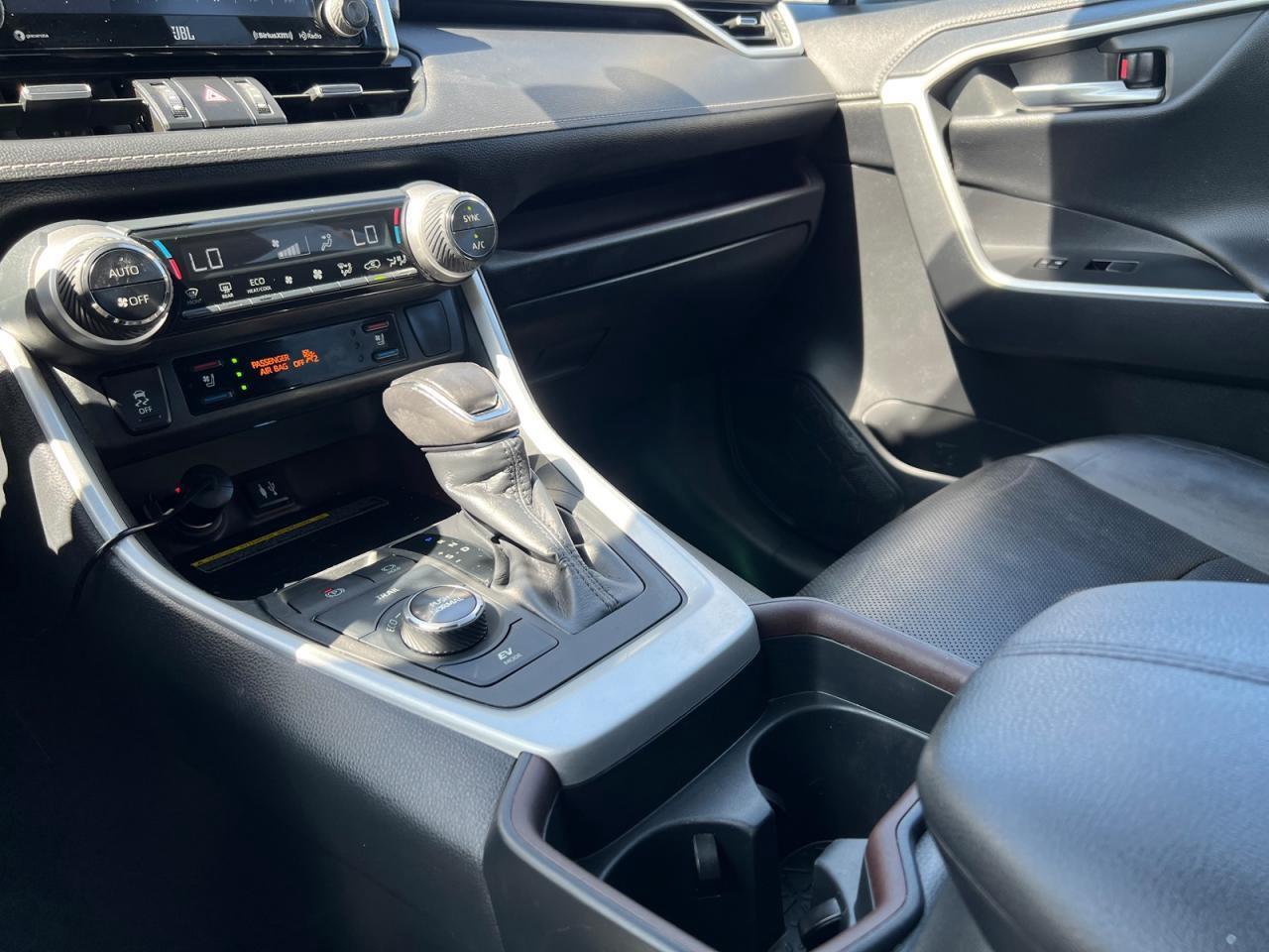 2019 Toyota RAV4 AWD Hybrid Limited Photo