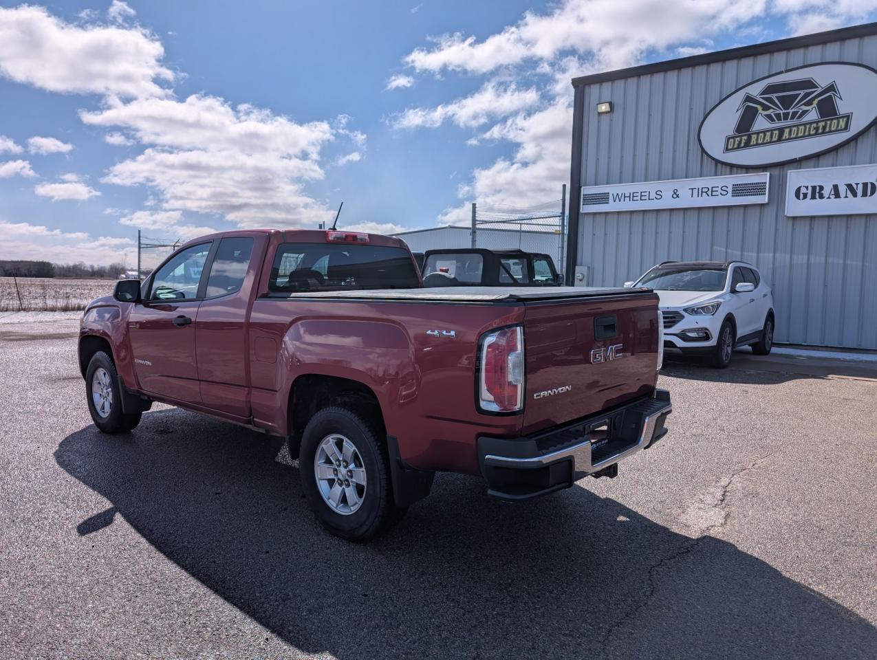 2016 GMC Canyon  - Photo #3