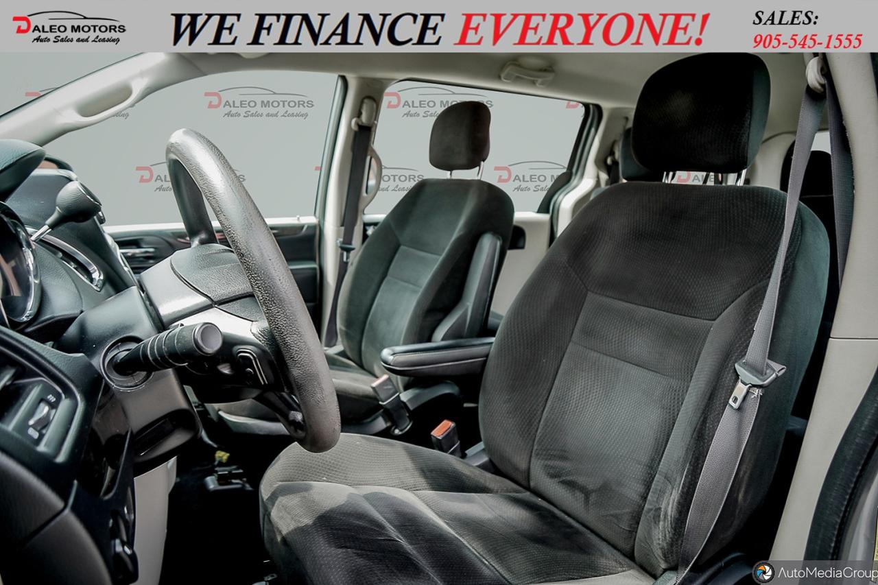2016 Dodge Grand Caravan Canada Value Package / 7 PASS / WOOD TRIM Photo12