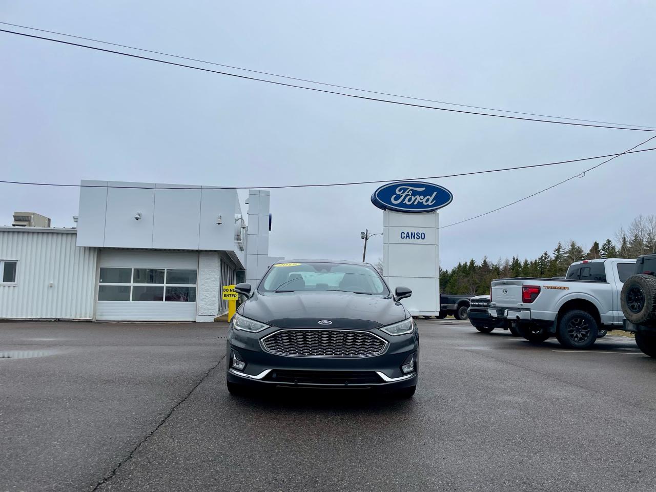 2019 Ford Fusion Titanium Hybrid Photo