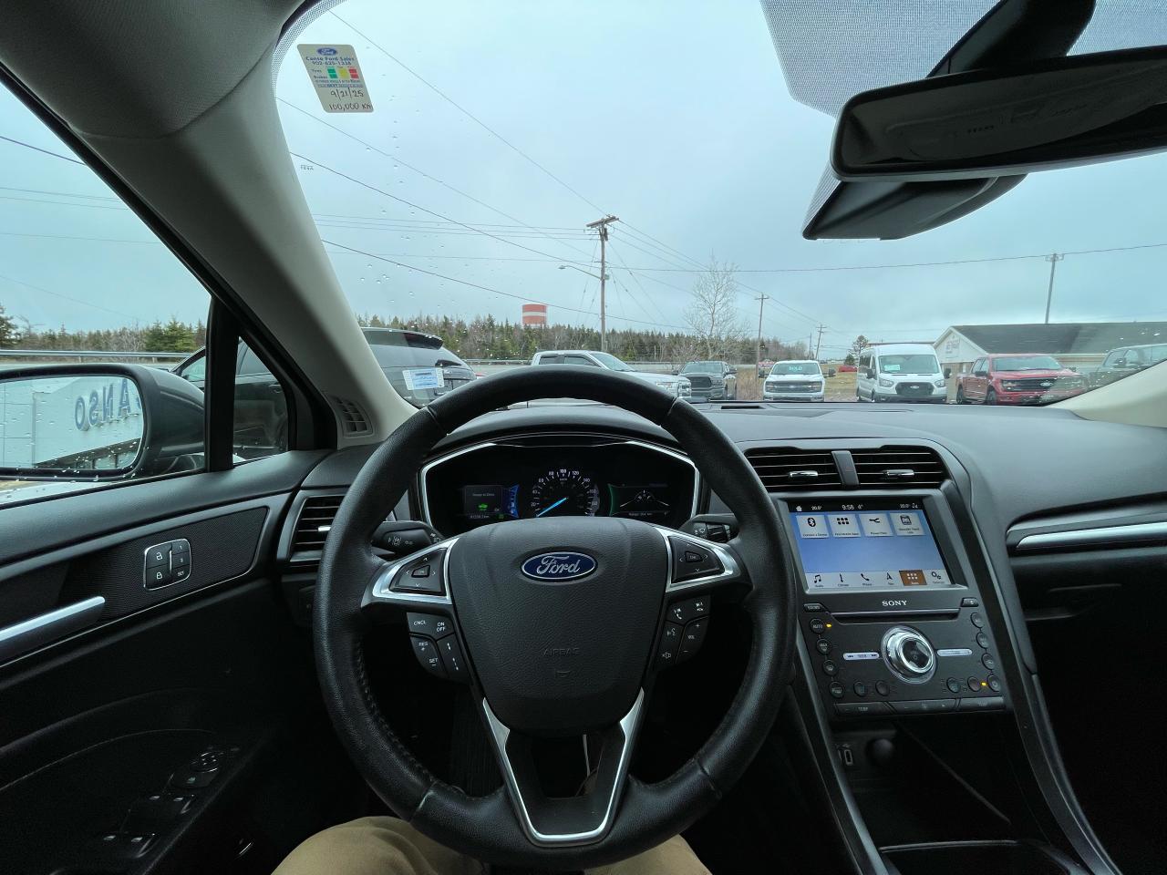 2019 Ford Fusion Titanium Hybrid Photo5