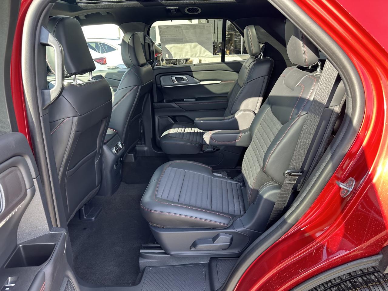 2025 Ford Explorer ST LINE | DEMO | Photo