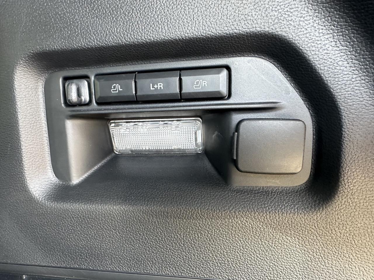 2025 Ford Explorer ST LINE | DEMO | Photo