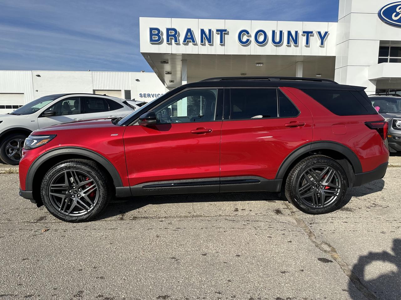 2025 Ford Explorer ST LINE/COMPANY DEMO/MOONROOF LOADED Photo3