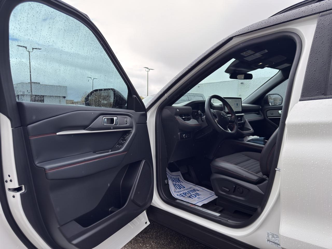 2025 Ford Explorer ST-Line Photo