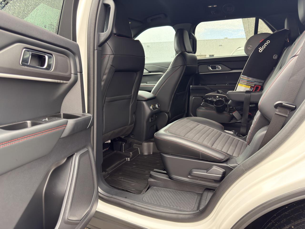 2025 Ford Explorer ST-Line Photo