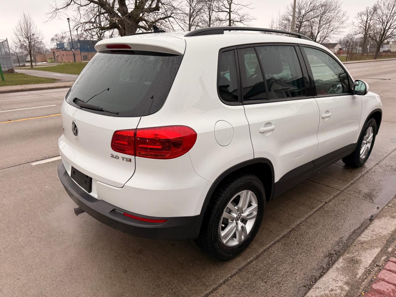 2017 Volkswagen Tiguan 2WD 4dr - Photo #9
