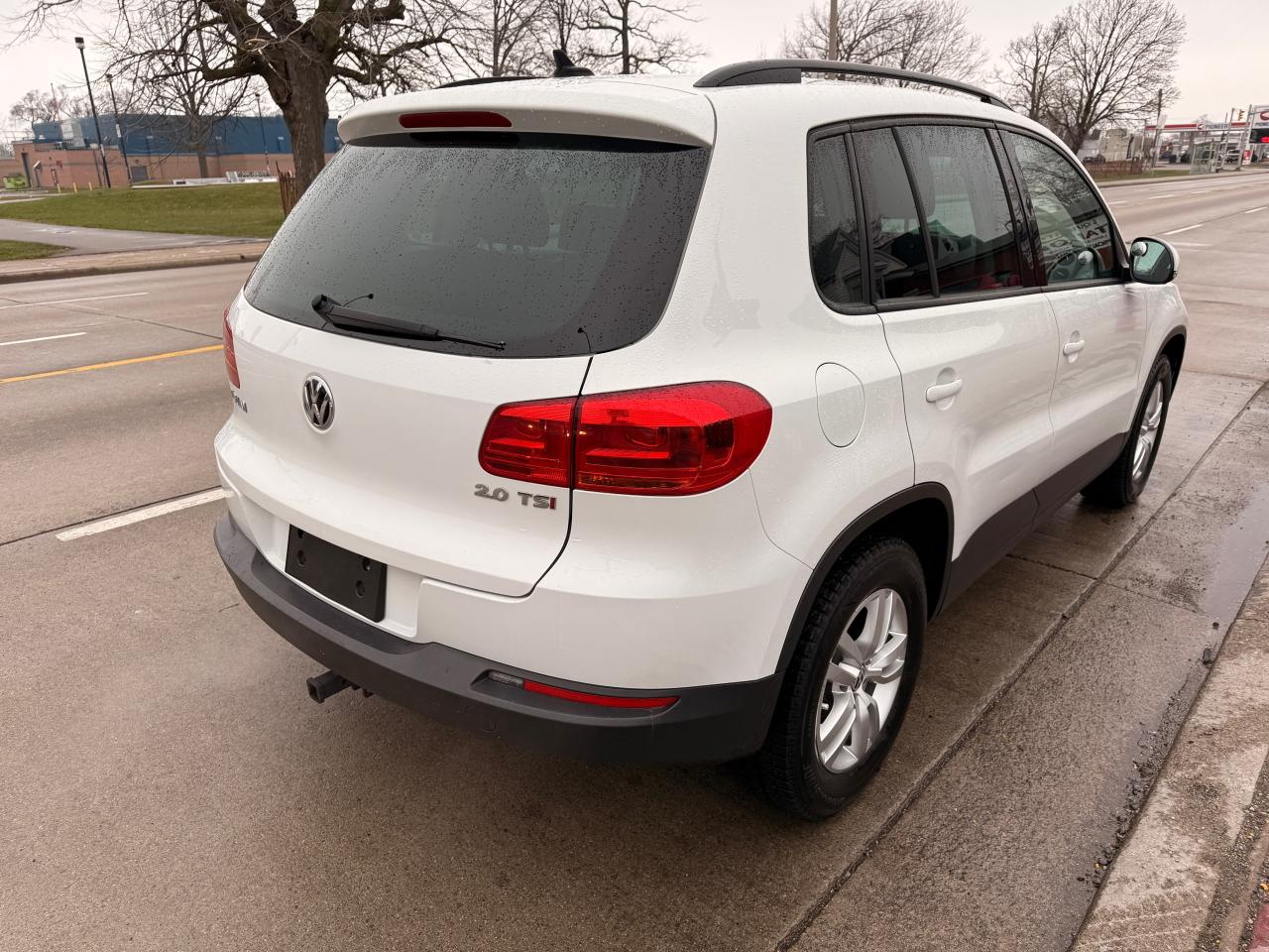 2017 Volkswagen Tiguan 2WD 4dr - Photo #8