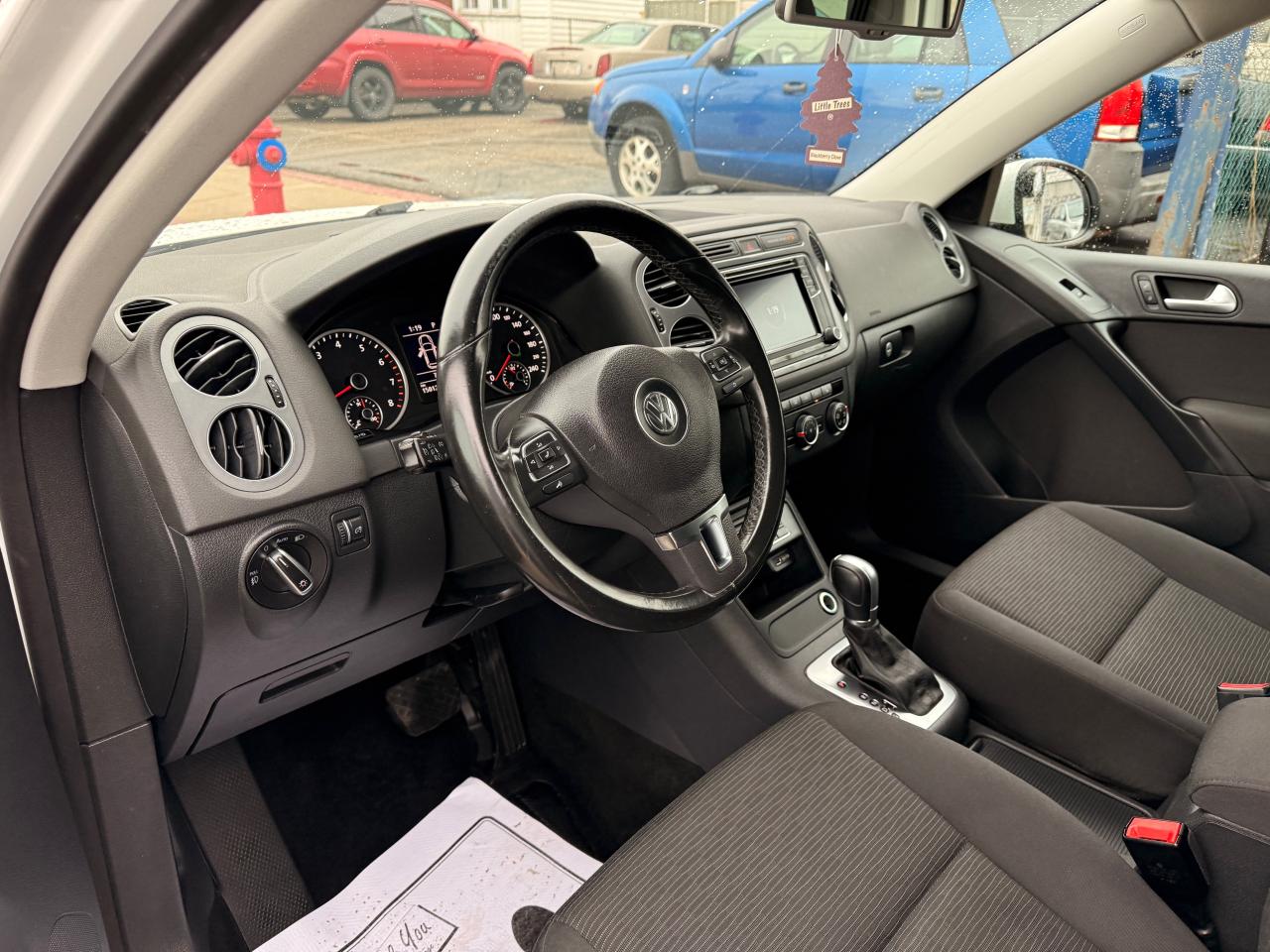 2017 Volkswagen Tiguan 2WD 4dr - Photo #16