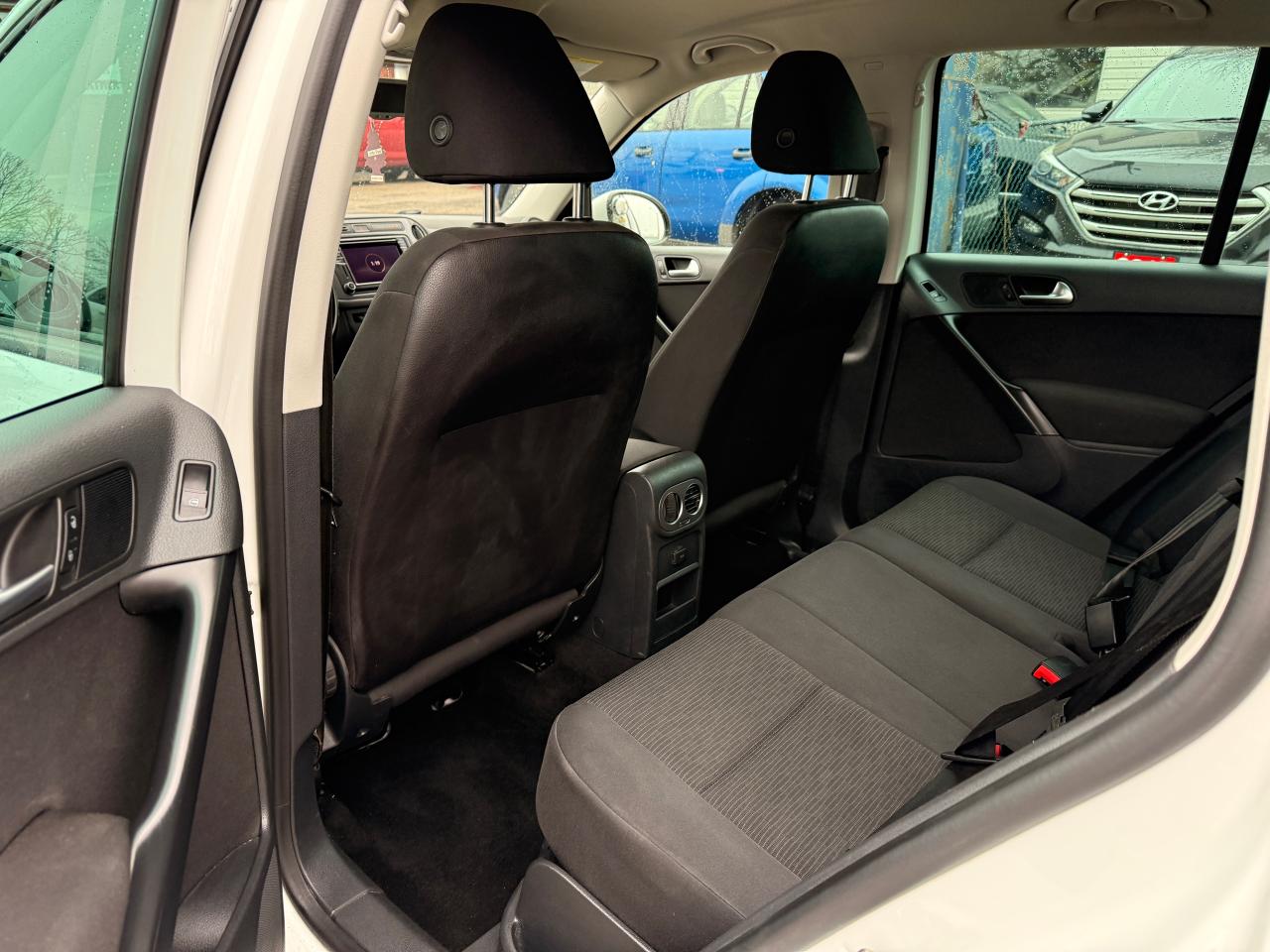 2017 Volkswagen Tiguan 2WD 4dr - Photo #17