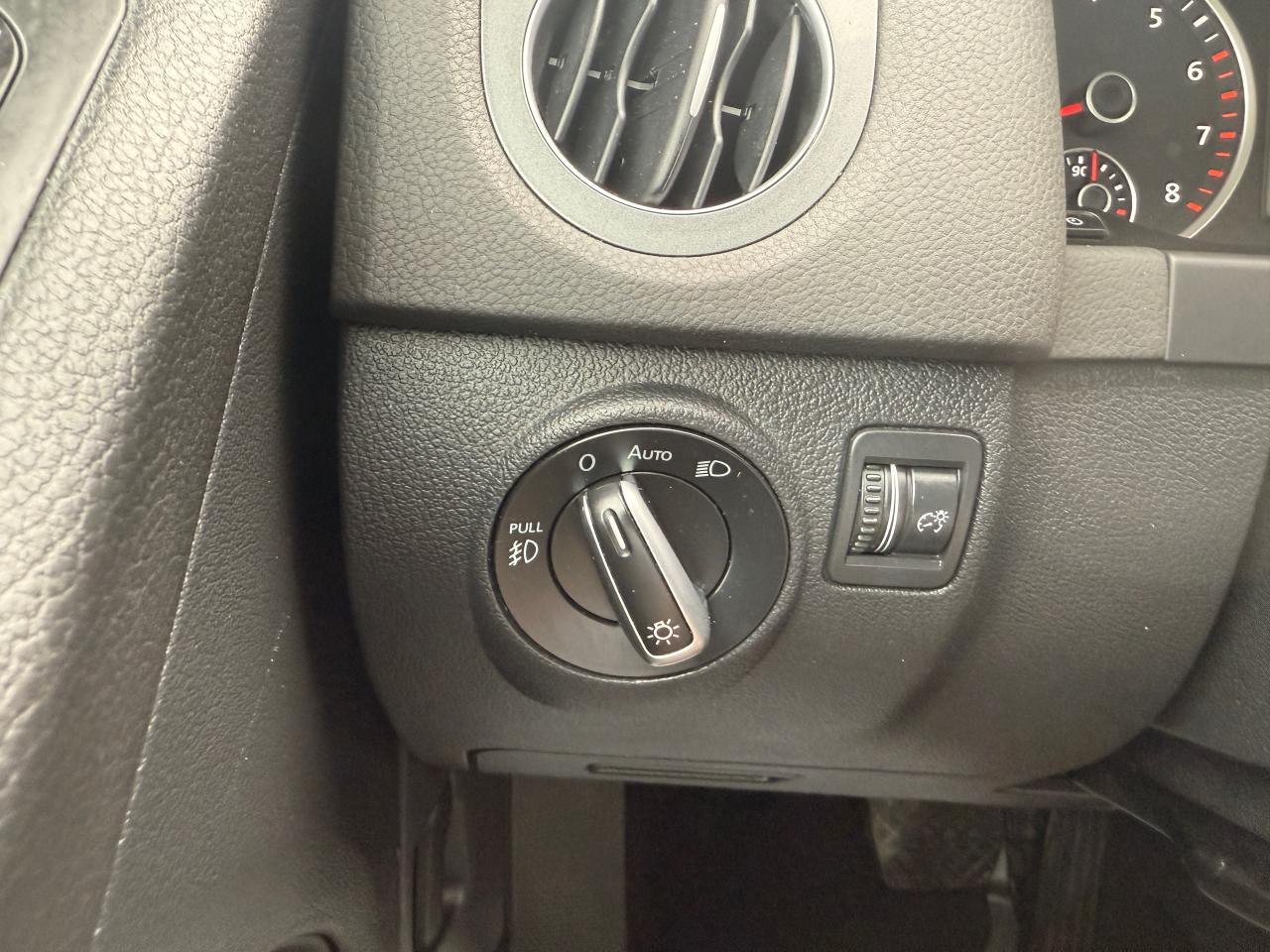 2017 Volkswagen Tiguan 2WD 4dr - Photo #29