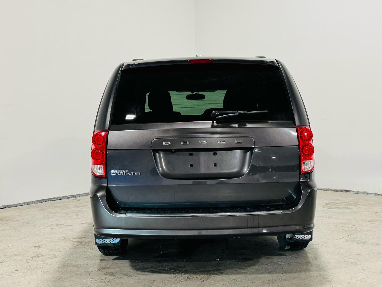 2014 Dodge Grand Caravan SE - Photo #5