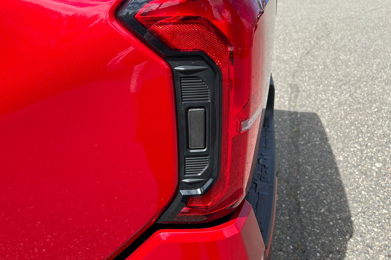 2025 Toyota Tacoma HV Double Cab Limited Photo