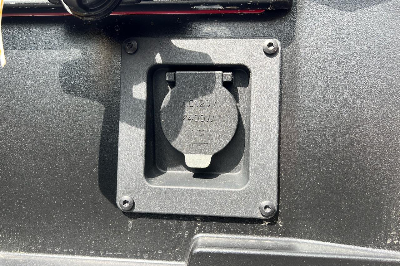2025 Toyota Tacoma HV Double Cab Limited Photo
