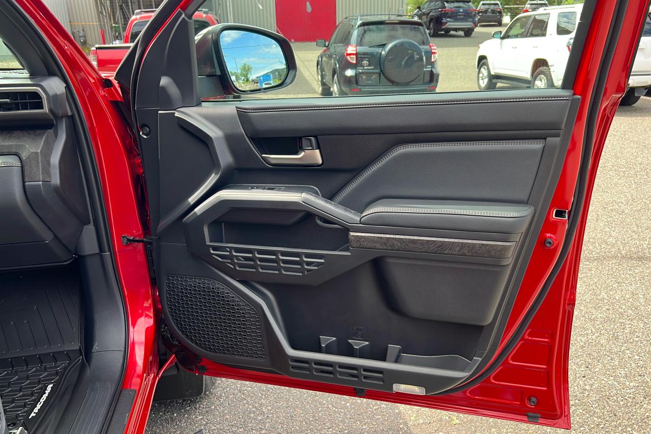 2025 Toyota Tacoma HV Double Cab Limited Photo