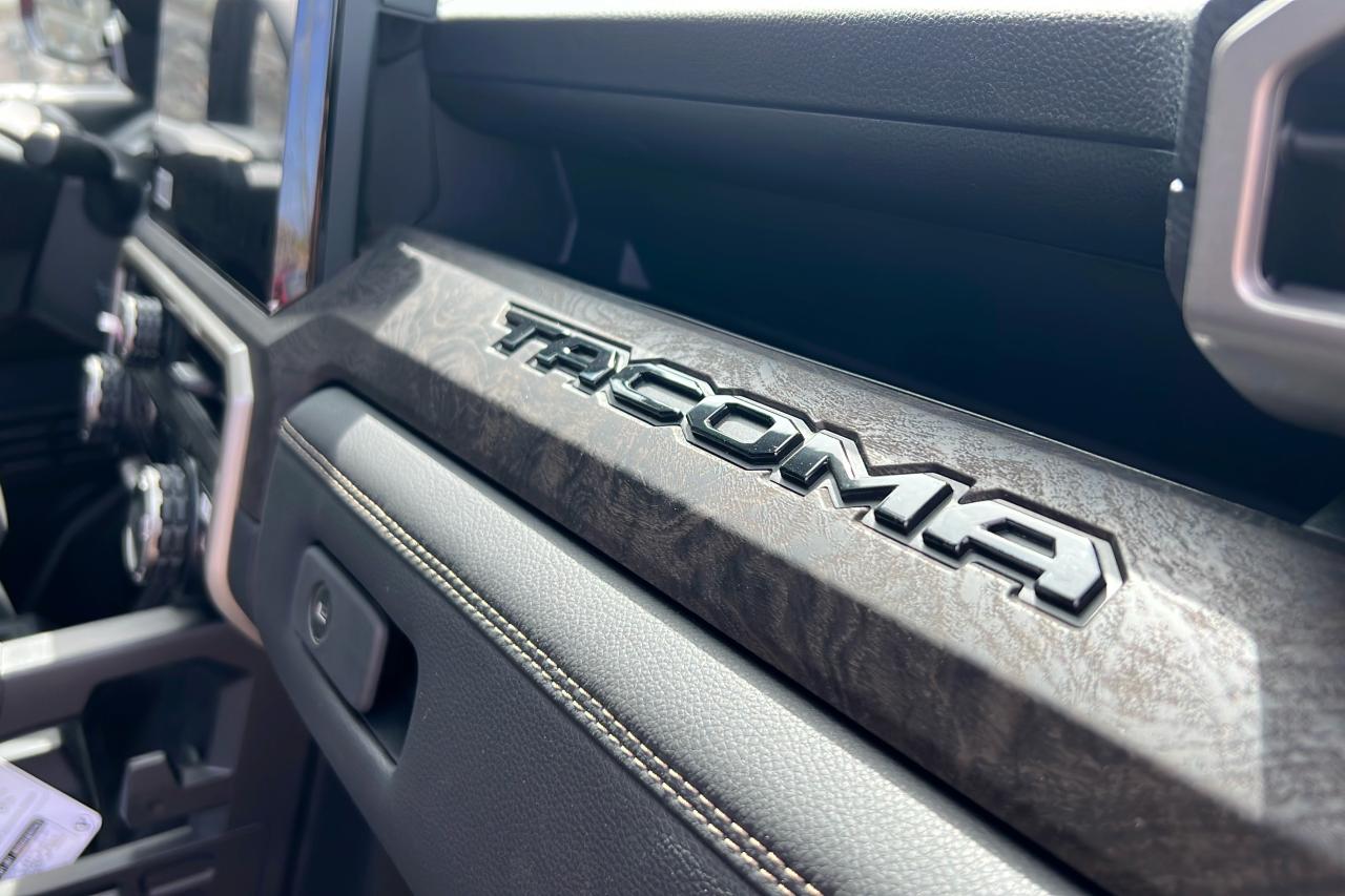 2025 Toyota Tacoma HV Double Cab Limited Photo