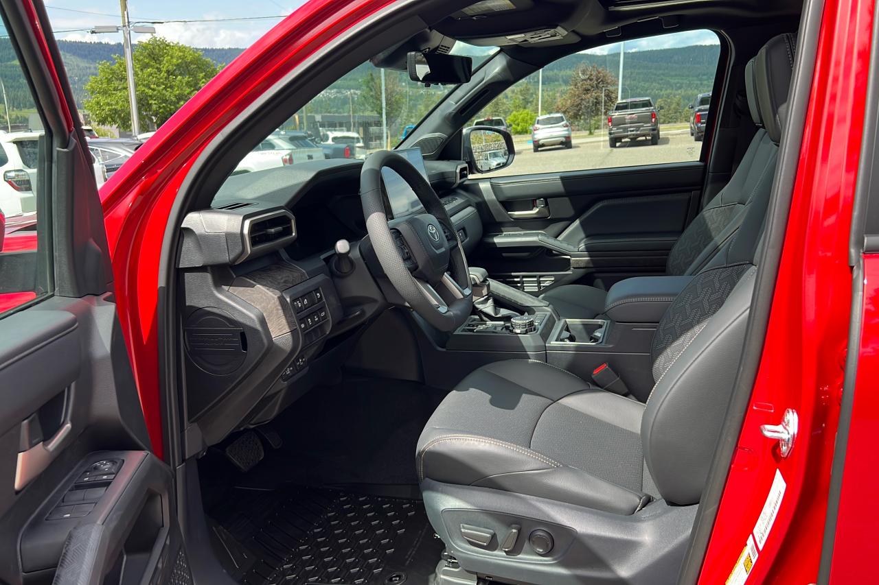 2025 Toyota Tacoma HV Double Cab Limited Photo