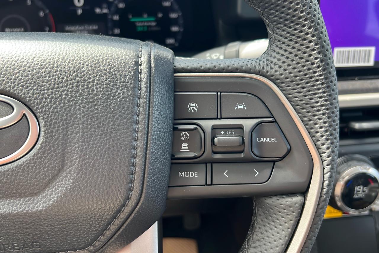 2025 Toyota Tacoma HV Double Cab Limited Photo