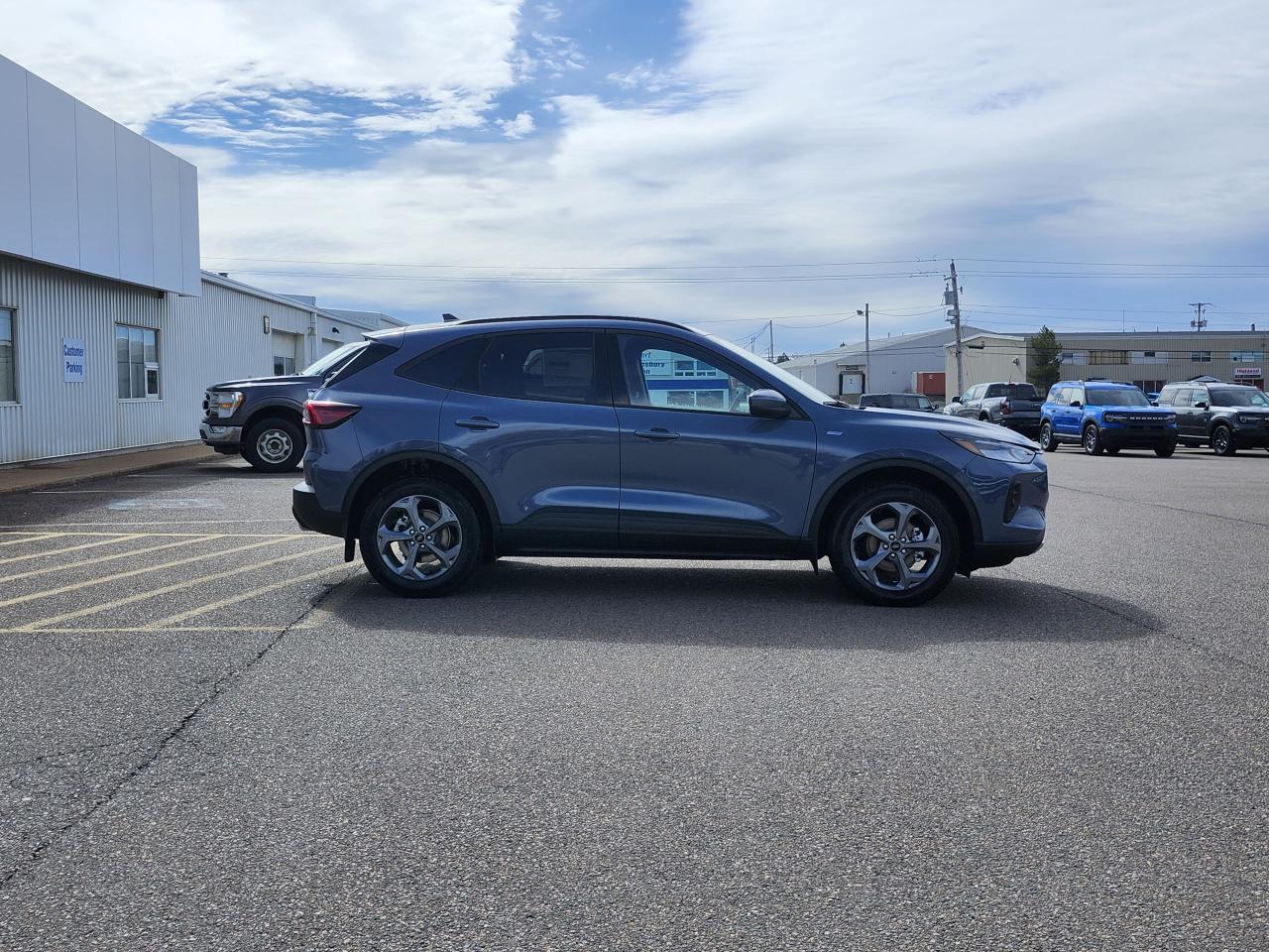 2025 Ford Escape ST-Line Select AWD Photo3