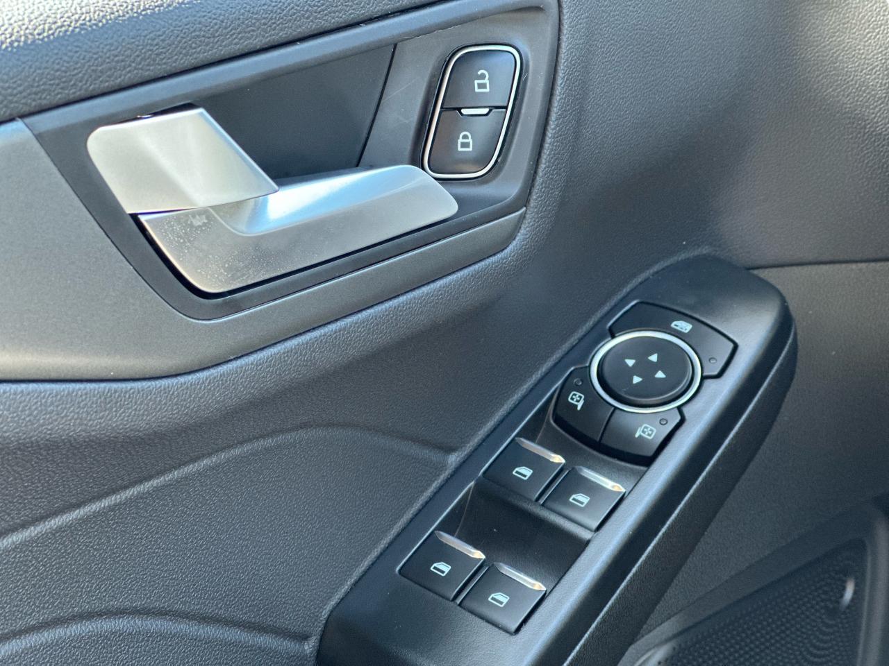 2025 Ford Escape PHEV FWD Photo5