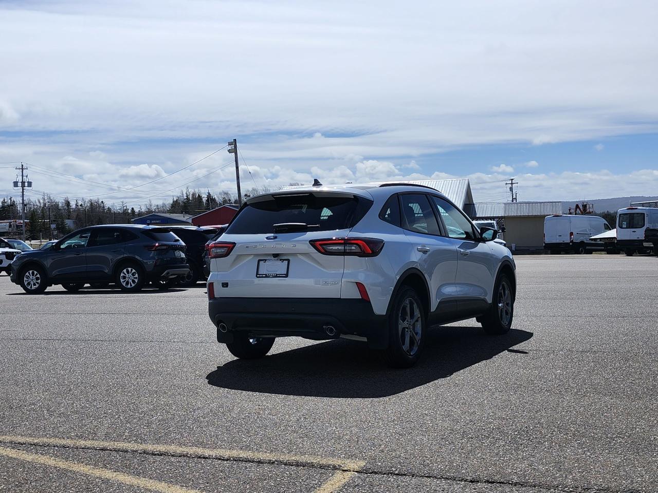 2025 Ford Escape ST-Line AWD Photo4