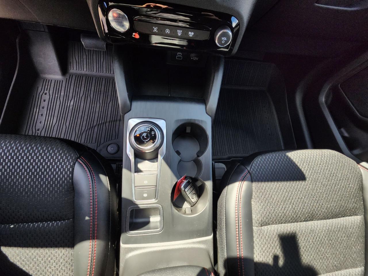 2025 Ford Escape ST-Line AWD Photo5