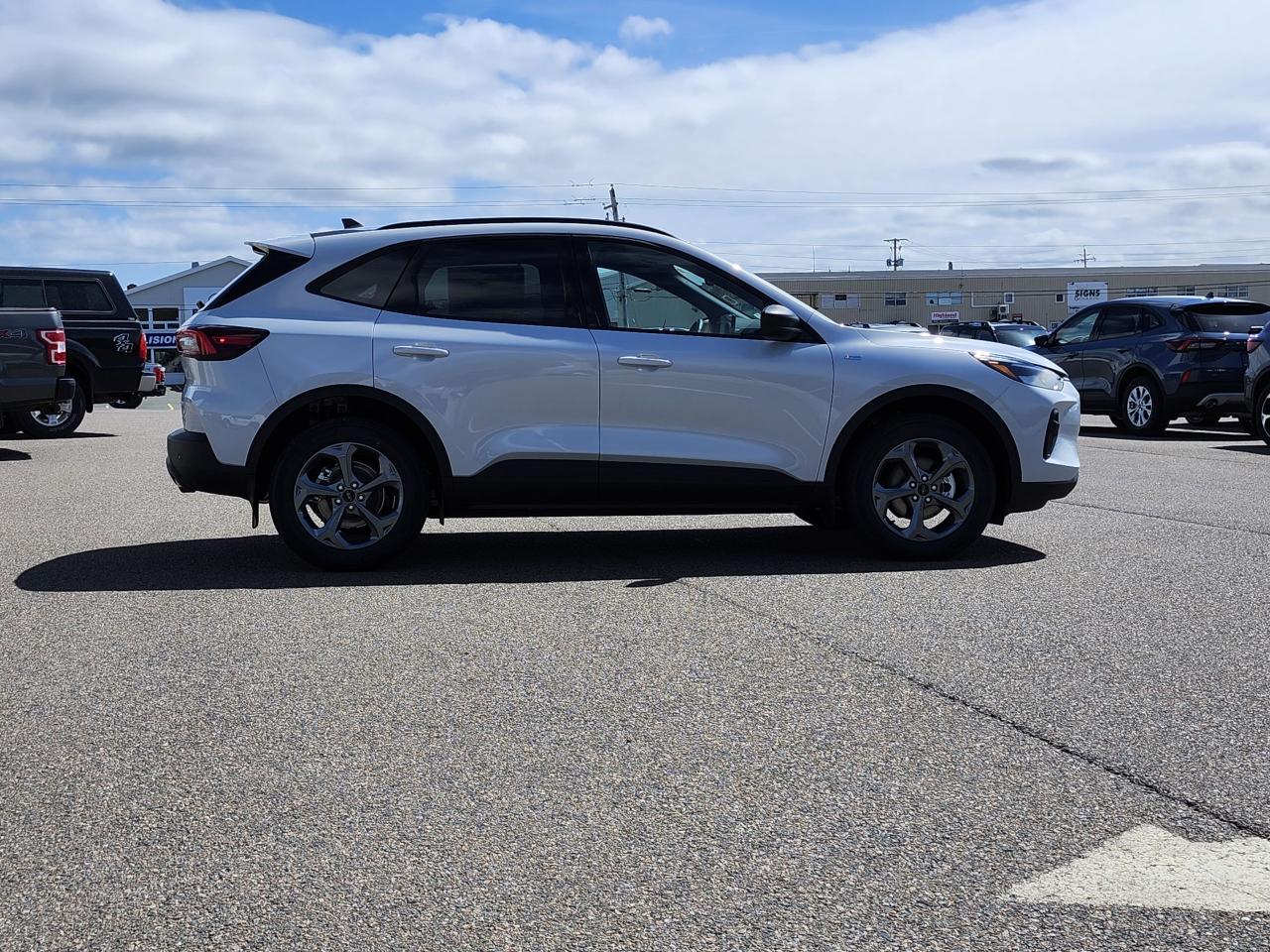 2025 Ford Escape ST-Line AWD Photo