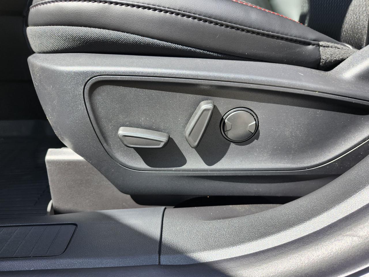 2025 Ford Escape ST-Line AWD Photo5