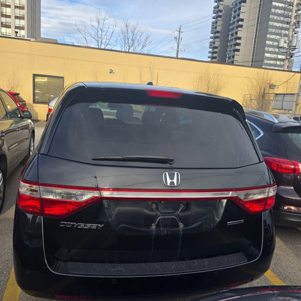 2011 Honda Odyssey 4DR WGN TOURING W/RES & NAVI Photo4