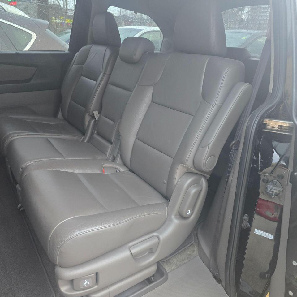 2011 Honda Odyssey 4DR WGN TOURING W/RES & NAVI - Photo #12