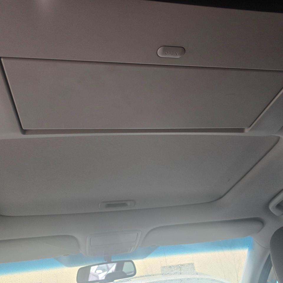 2011 Honda Odyssey 4DR WGN TOURING W/RES & NAVI - Photo #16