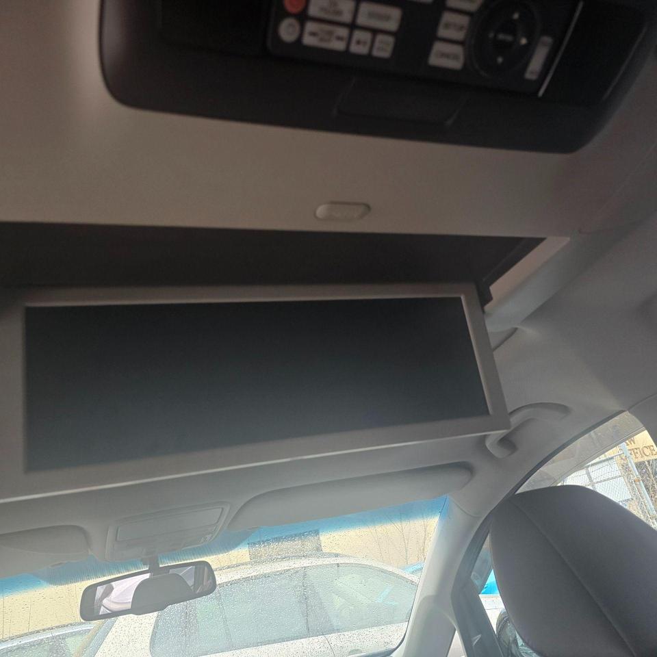 2011 Honda Odyssey 4DR WGN TOURING W/RES & NAVI - Photo #17